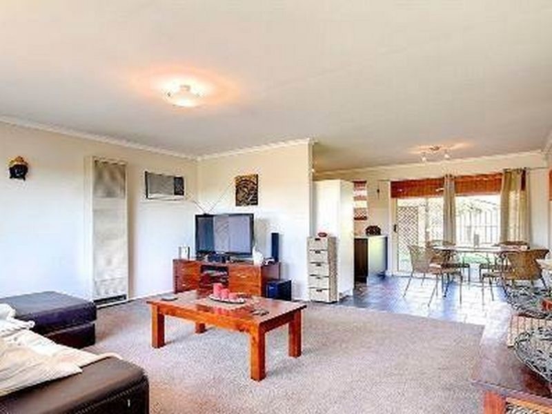 6 John Bull Court, Andrews Farm SA 5114