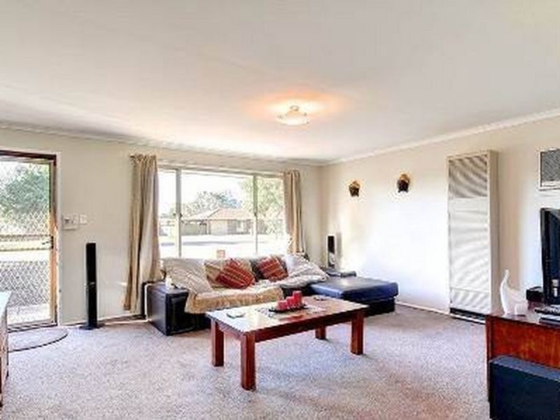 6 John Bull Court, Andrews Farm SA 5114