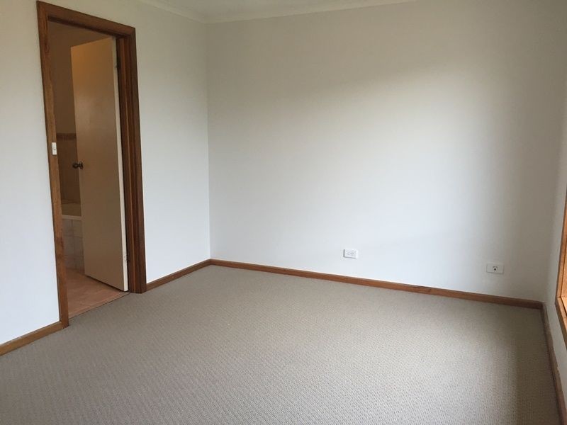 3 Banff St, Burton SA 5110