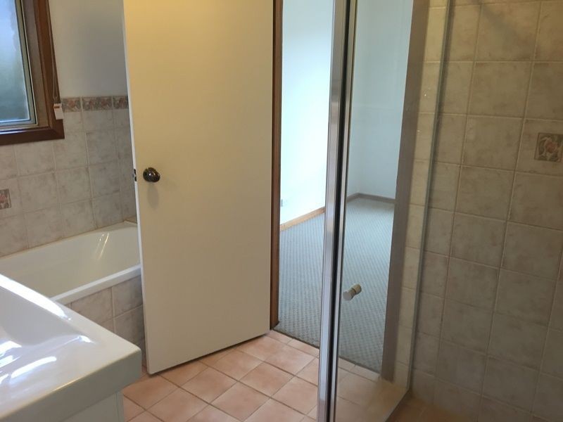 3 Banff St, Burton SA 5110