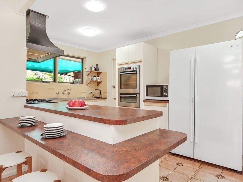 11 Dearman Ave, Redwood Park SA 5097