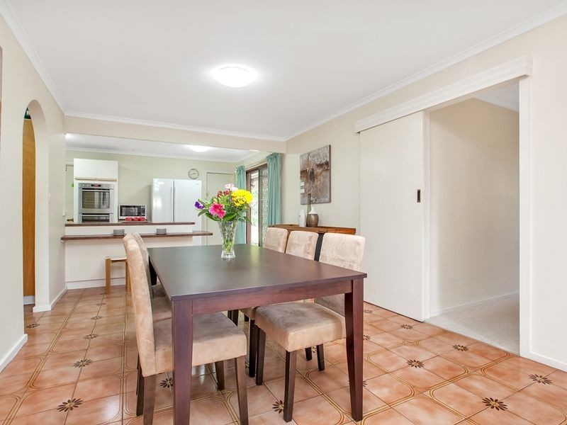 11 Dearman Ave, Redwood Park SA 5097