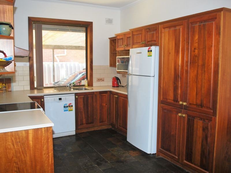 19 Collingbourne Drive, Elizabeth Vale SA 5112