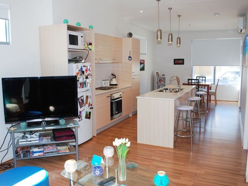8/ 7 – 17 St Kitts Place, Mawson Lakes SA 5095