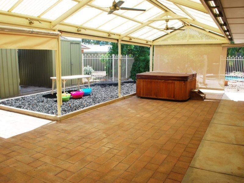 3 Lennox Drive, Paralowie SA 5108