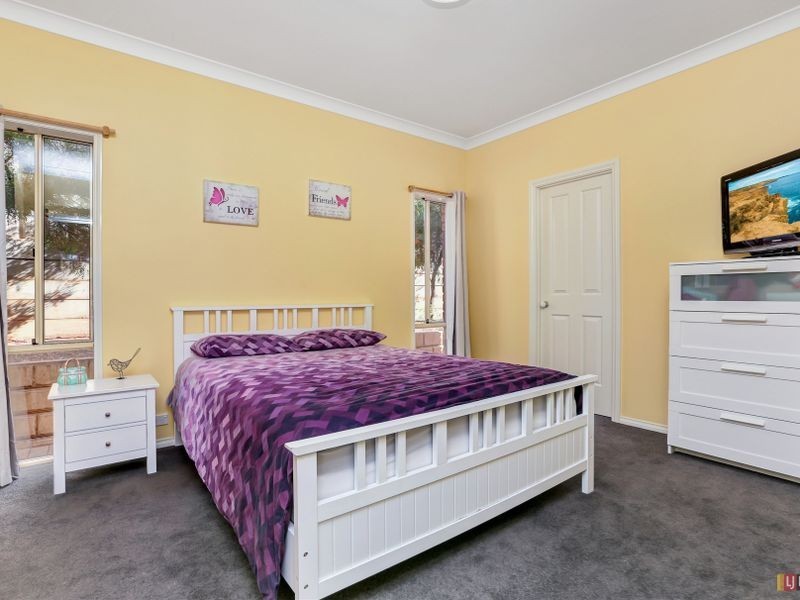 8 Hedgerow Court, Greenwith SA 5125