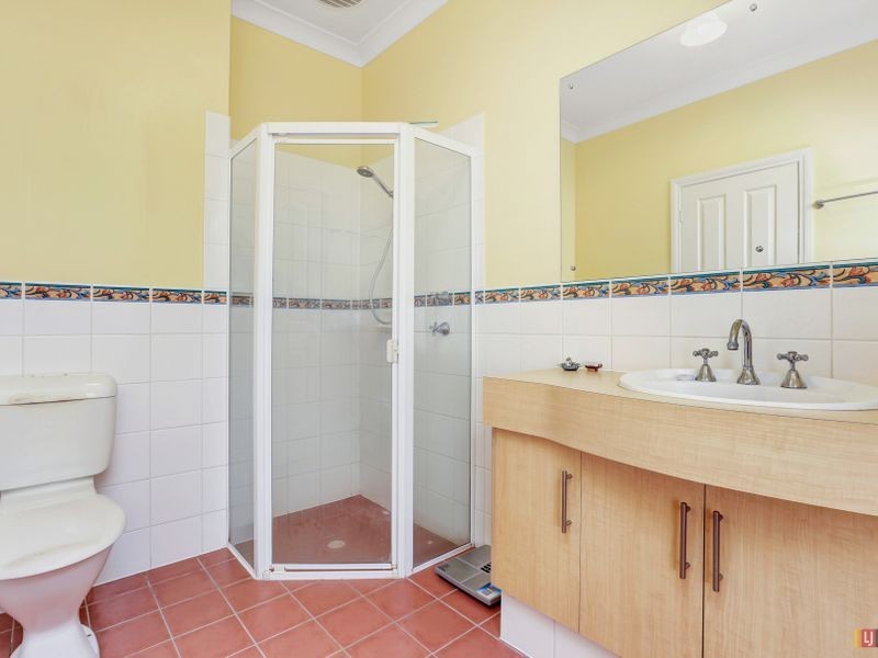 8 Hedgerow Court, Greenwith SA 5125