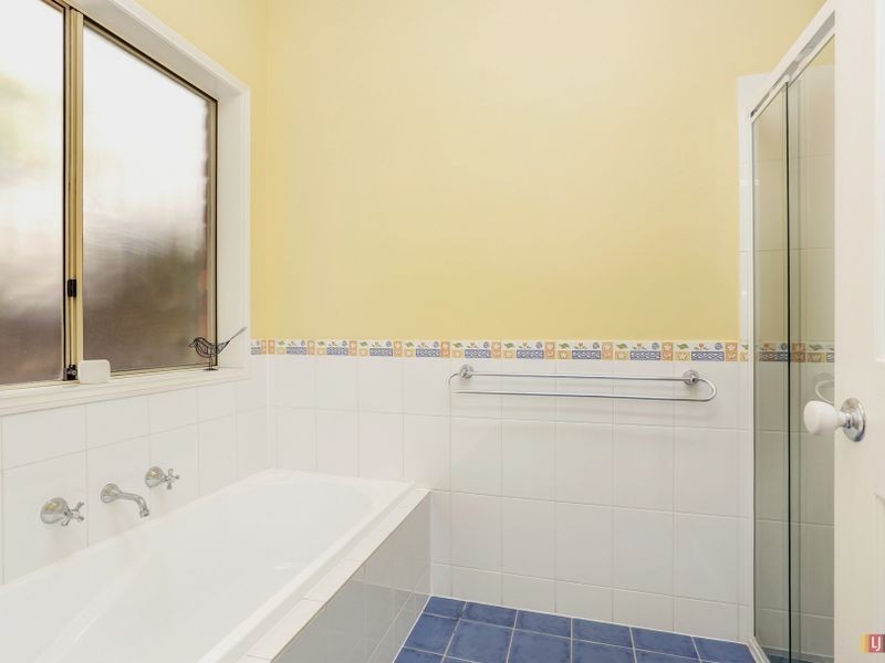 8 Hedgerow Court, Greenwith SA 5125