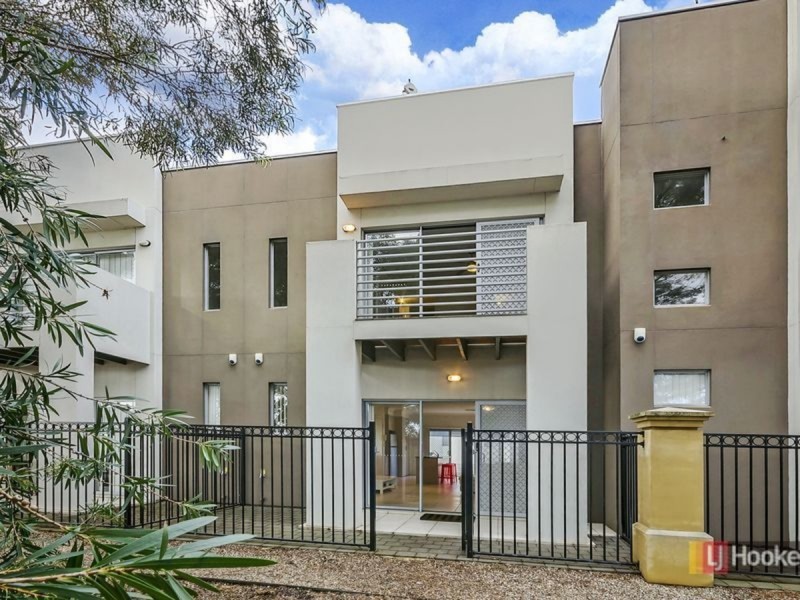 9/55 Grasswren Way, Mawson Lakes SA 5095