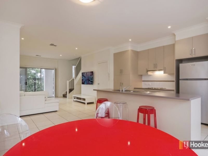 9/55 Grasswren Way, Mawson Lakes SA 5095