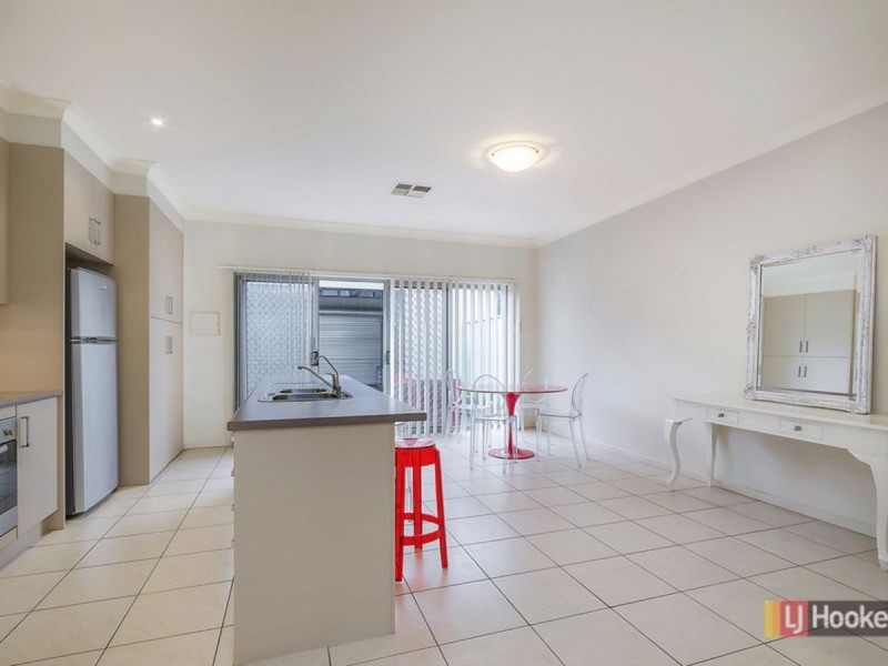 9/55 Grasswren Way, Mawson Lakes SA 5095