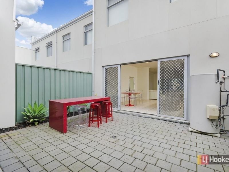 9/55 Grasswren Way, Mawson Lakes SA 5095