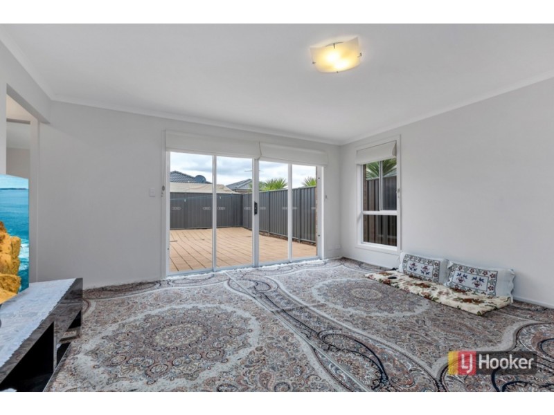 8 Wattlebird Drive, Burton SA 5110