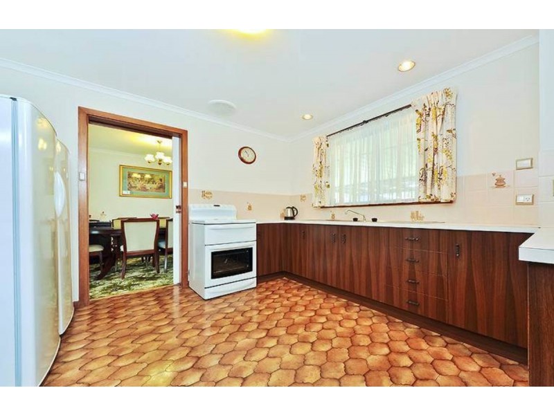 17 Banksia Crescent, Parafield Gardens SA 5107