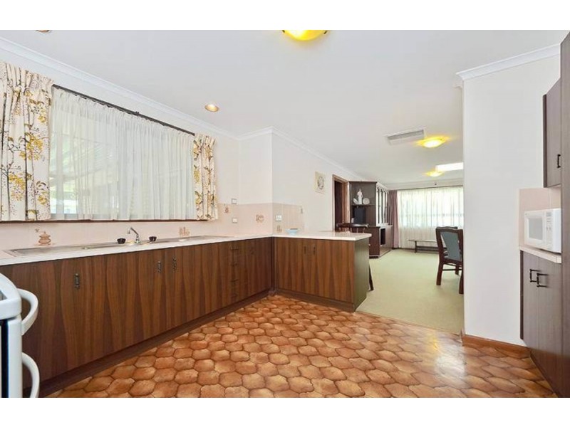 17 Banksia Crescent, Parafield Gardens SA 5107