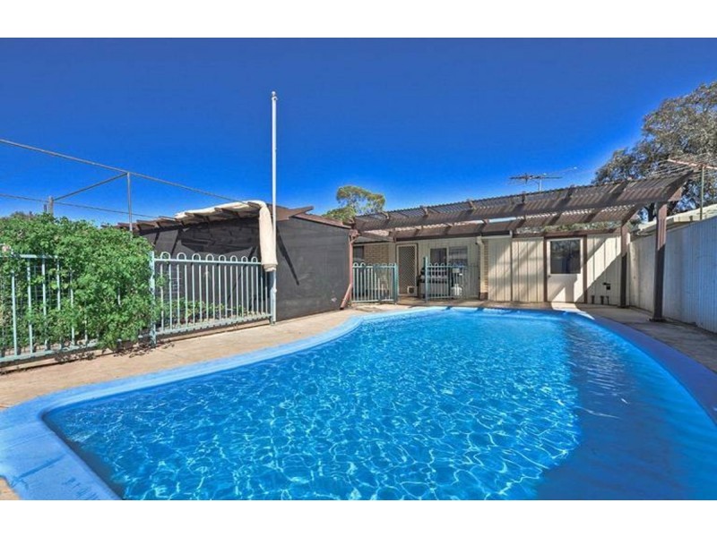 17 Banksia Crescent, Parafield Gardens SA 5107