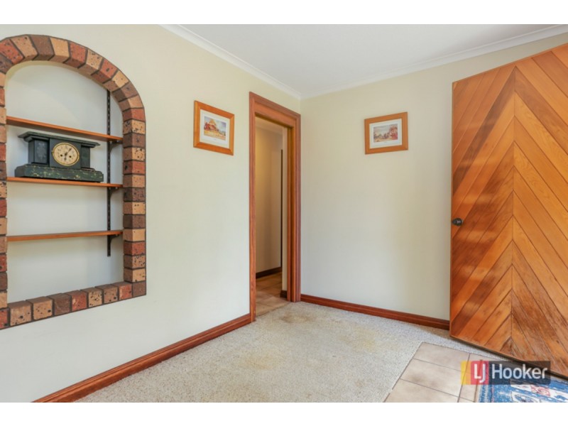 6 Cottenham Road, Banksia Park SA 5091