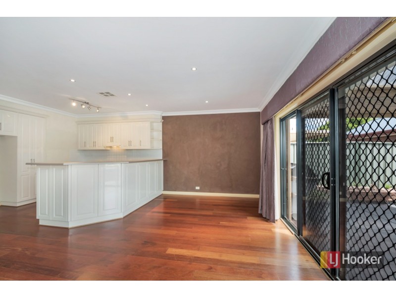4 Maquarie Street, Mawson Lakes SA 5095