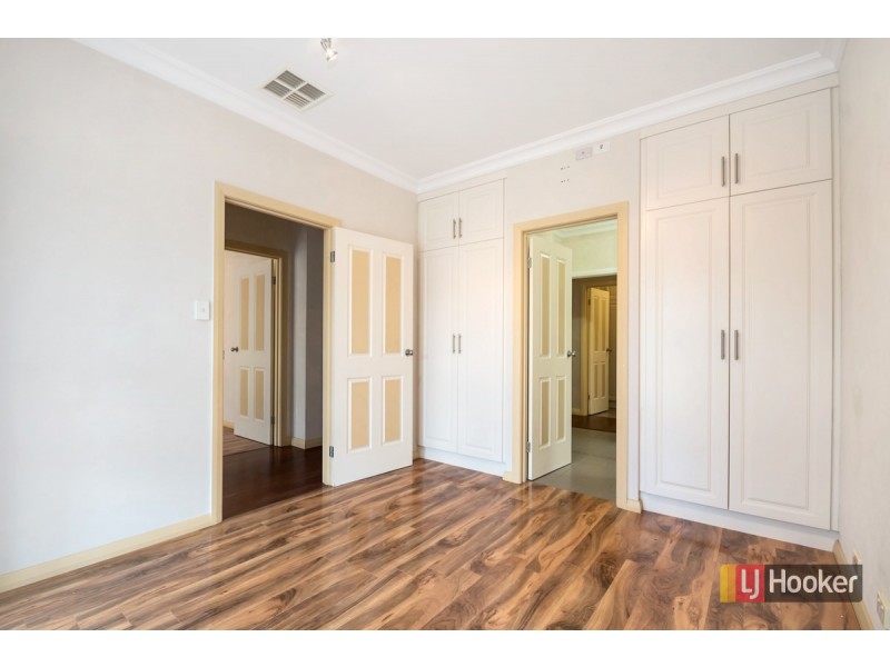 4 Maquarie Street, Mawson Lakes SA 5095