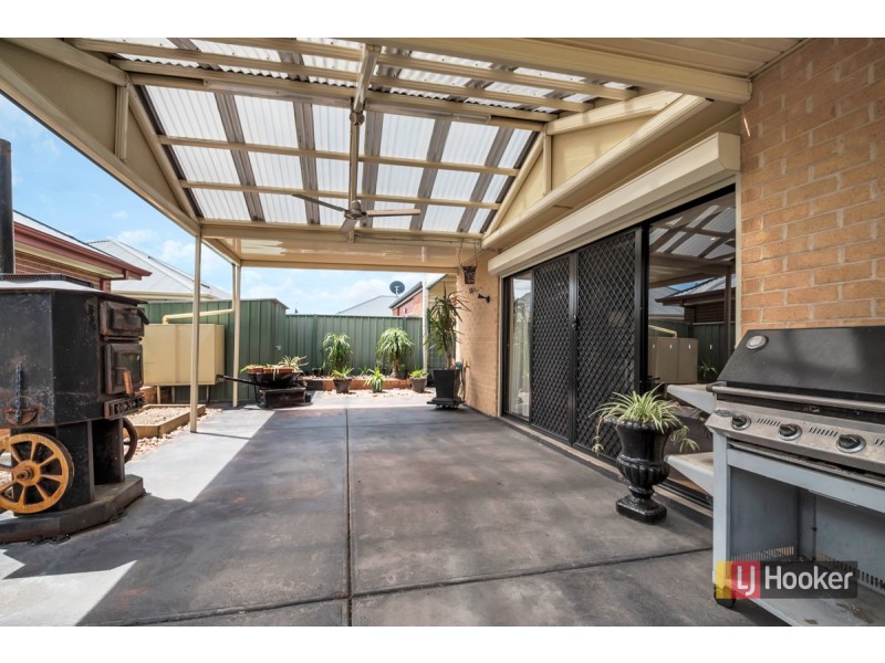 4 Maquarie Street, Mawson Lakes SA 5095