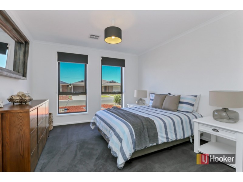 11 Tasos Drive, Munno Para West SA 5115