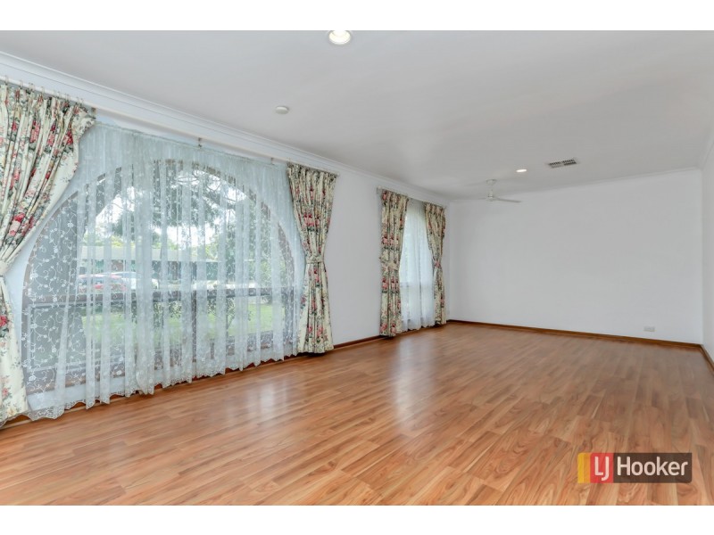 8 Blundell Close, Salisbury Downs SA 5108