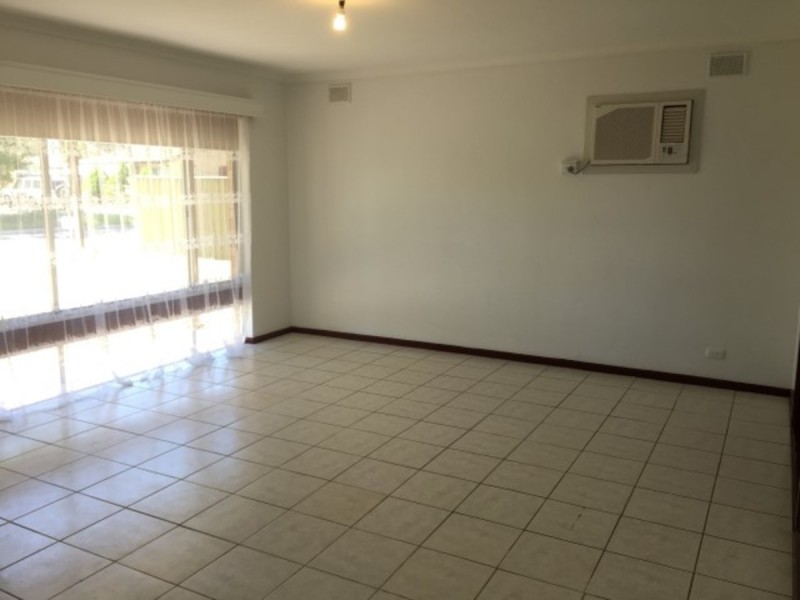 10 Down Crescent, Salisbury Downs SA 5108