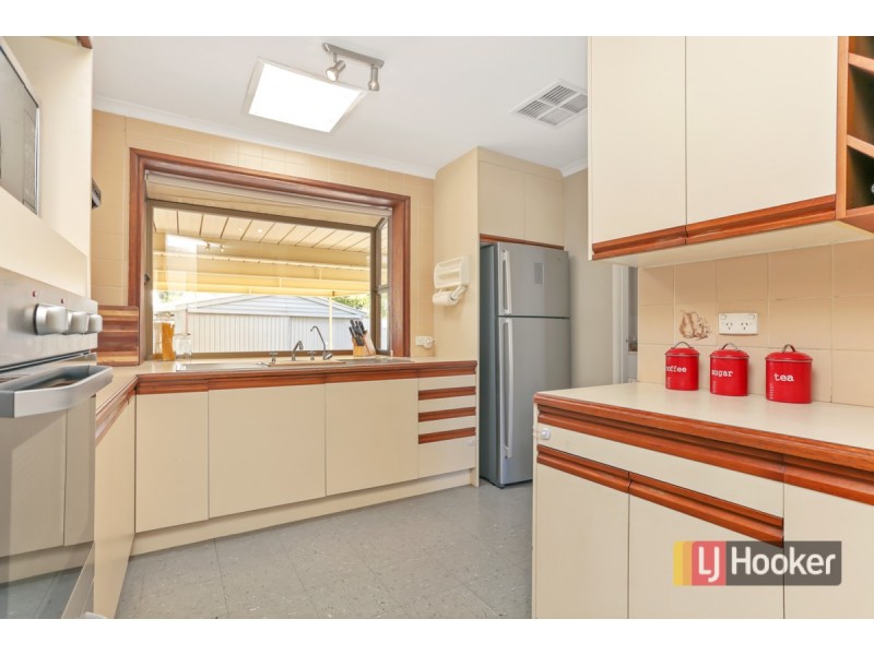 29 Francis Crescent, Salisbury Heights SA 5109