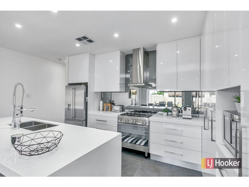 11 Lowe Street, Royal Park SA 5014