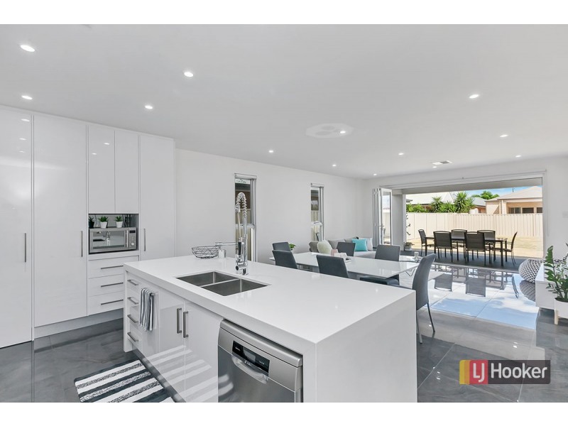 11 Lowe Street, Royal Park SA 5014