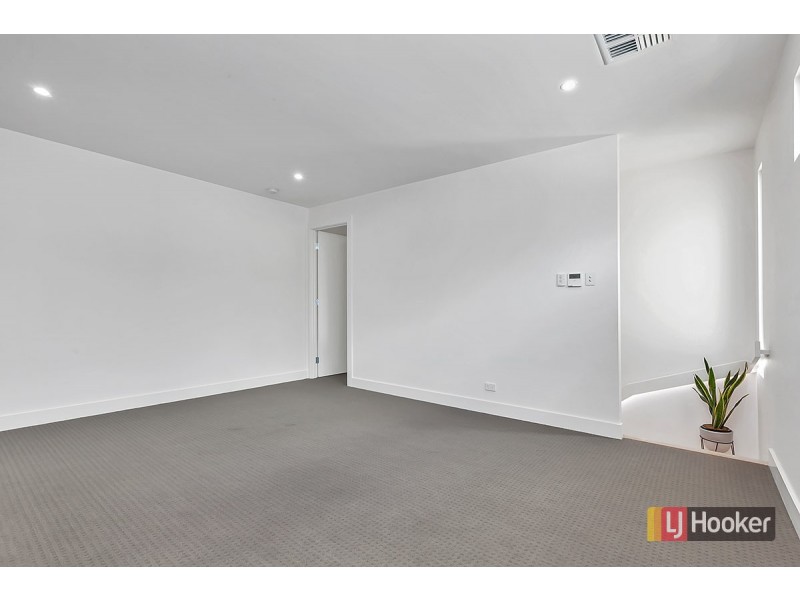 11 Lowe Street, Royal Park SA 5014