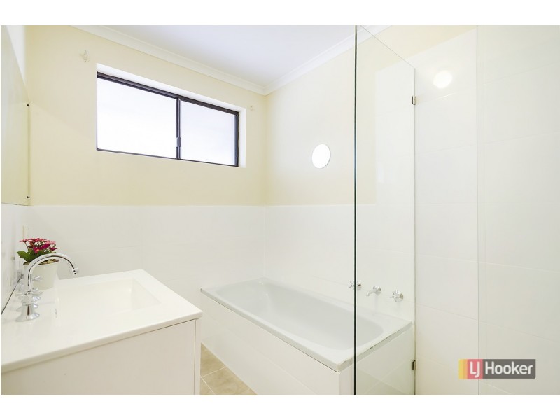 17 Potts Crescent, Burton SA 5110