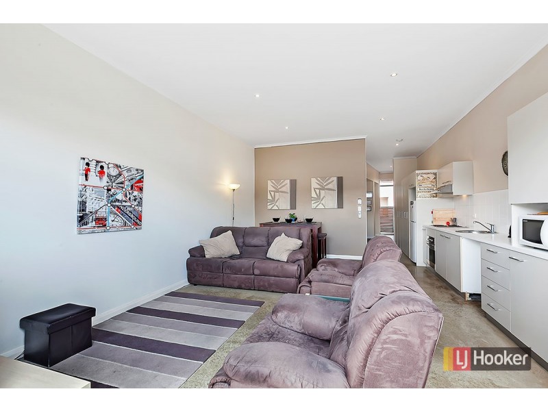 8 Robinson Street, Mawson Lakes SA 5095