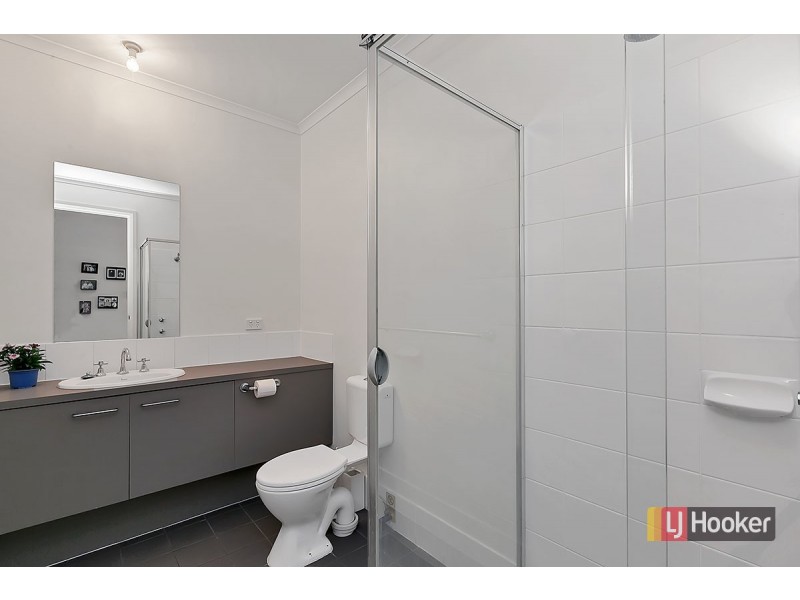 8 Robinson Street, Mawson Lakes SA 5095