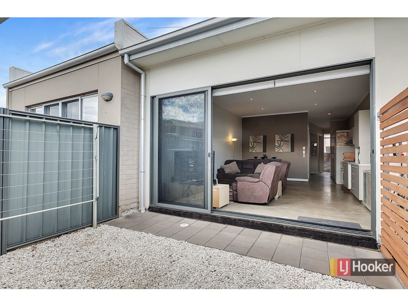 8 Robinson Street, Mawson Lakes SA 5095