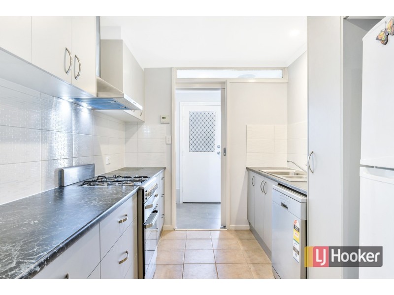 17 Adaluna Crescent, Smithfield SA 5114