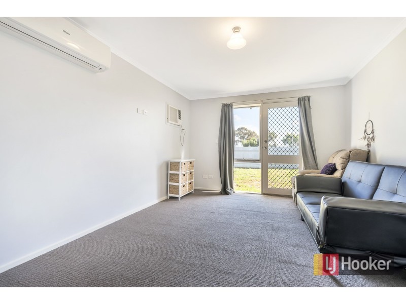 17 Adaluna Crescent, Smithfield SA 5114