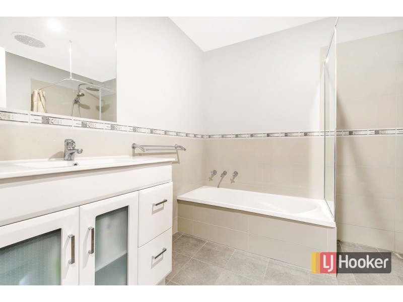 17 Adaluna Crescent, Smithfield SA 5114