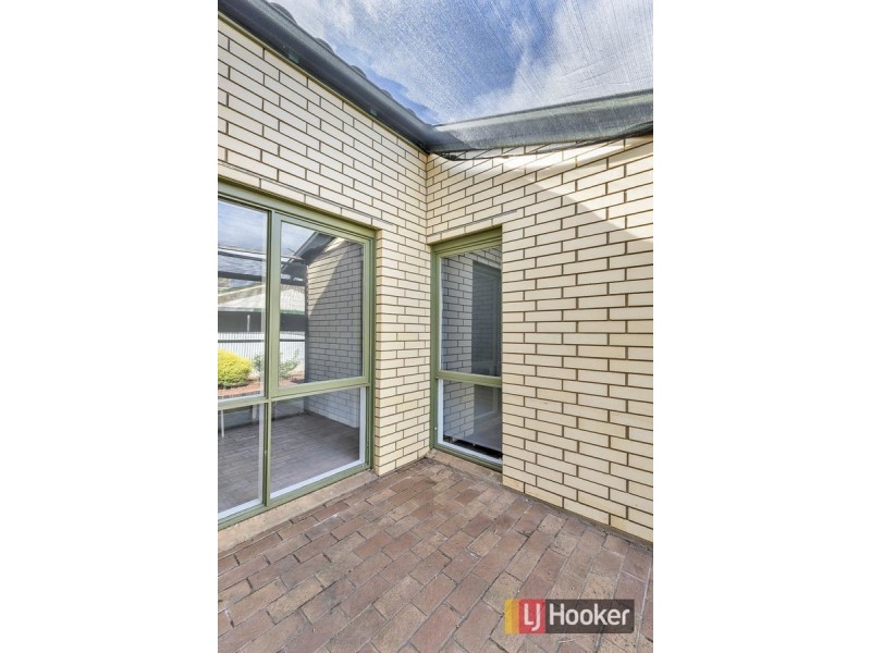 17 Adaluna Crescent, Smithfield SA 5114