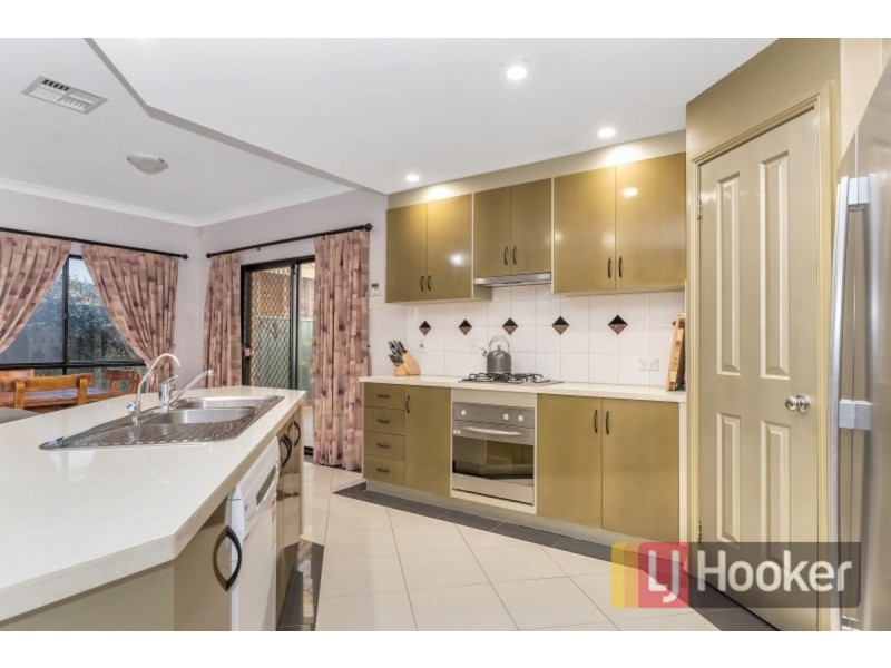 7 Isla Circuit, Mawson Lakes SA 5095