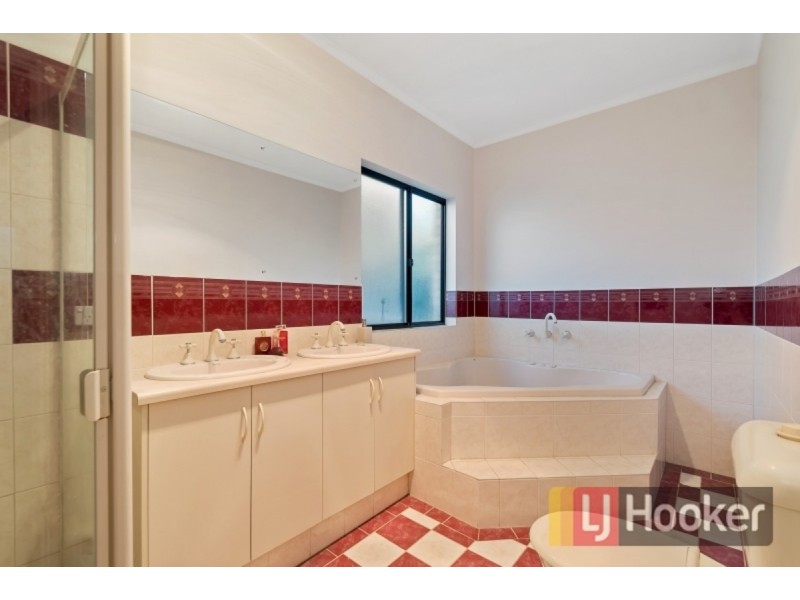 7 Isla Circuit, Mawson Lakes SA 5095