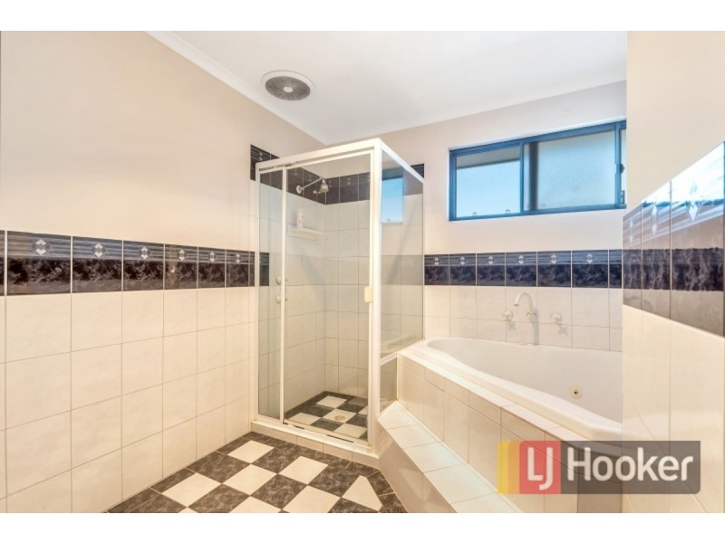7 Isla Circuit, Mawson Lakes SA 5095