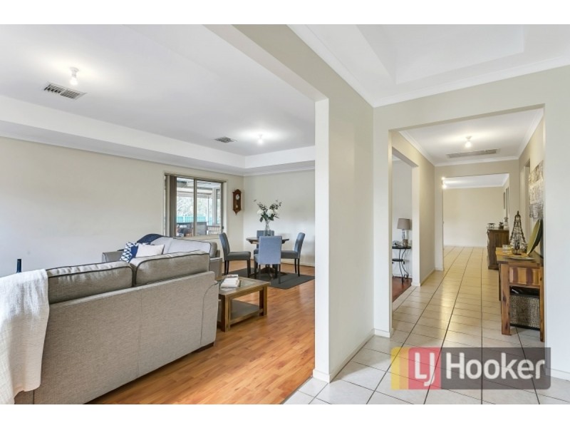 34 Jackaroo Crescent, Walkley Heights SA 5098