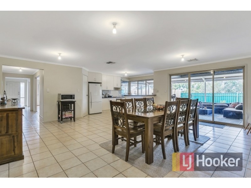 34 Jackaroo Crescent, Walkley Heights SA 5098