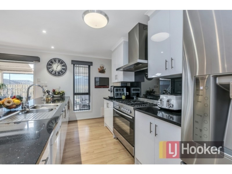 32 Oxford Drive, Andrews Farm SA 5114