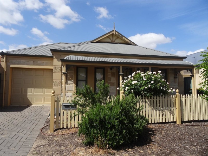 12 Brimpton Avenue, Mawson Lakes SA 5095