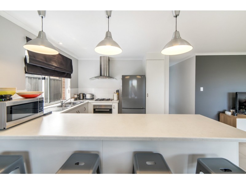 188 President Avenue, Andrews Farm SA 5114