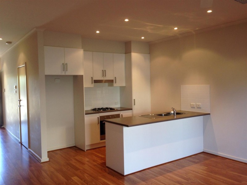 3/8 Fourth Avenue, Mawson Lakes SA 5095