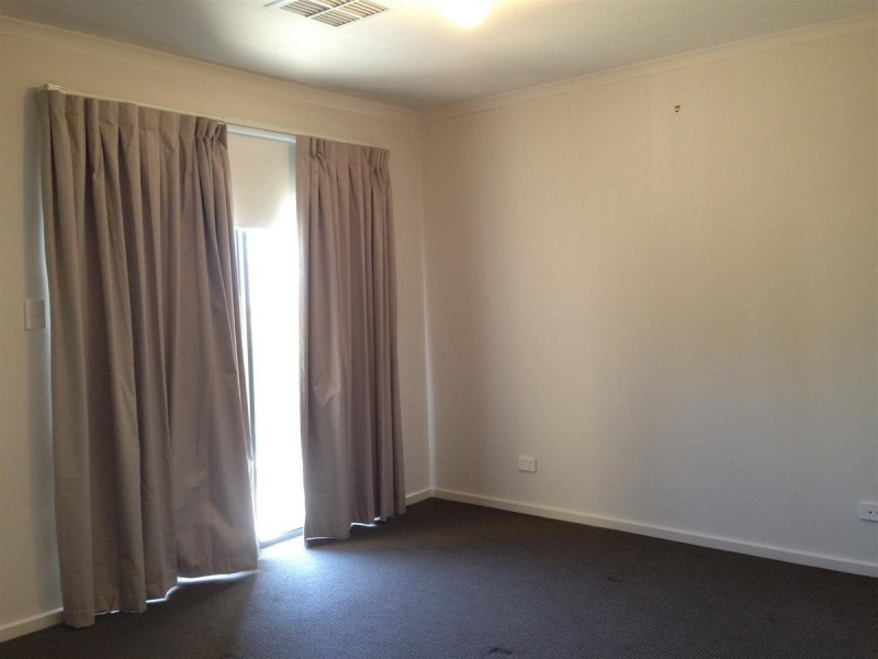 3/8 Fourth Avenue, Mawson Lakes SA 5095