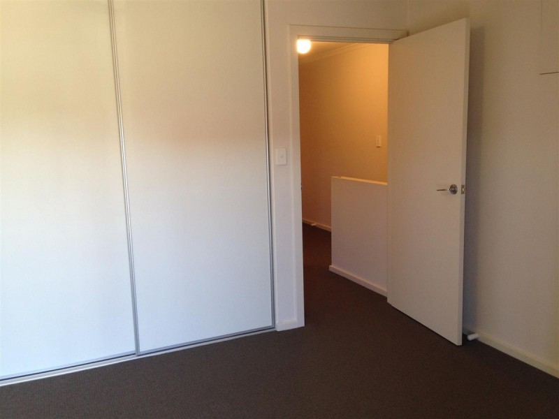 3/8 Fourth Avenue, Mawson Lakes SA 5095